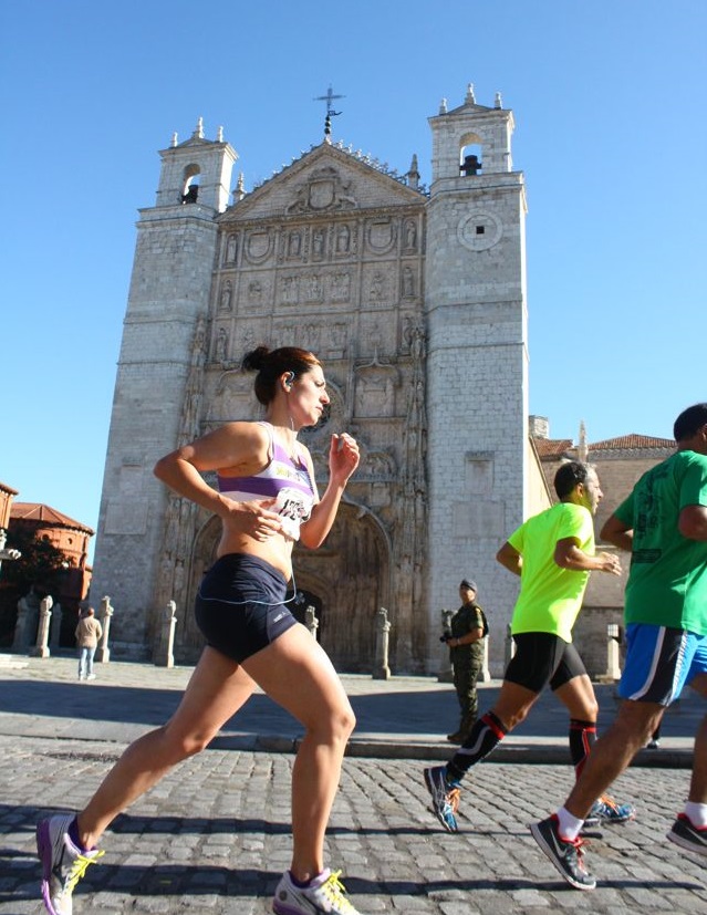 El adoquinado trazado junto a la iglesia de San Pablo. Foto: Media Maratón de Valladolid