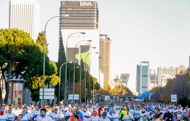 Más de 6.000 corredores en plena Castellana. Foto: CarreraSolidariaBBVA